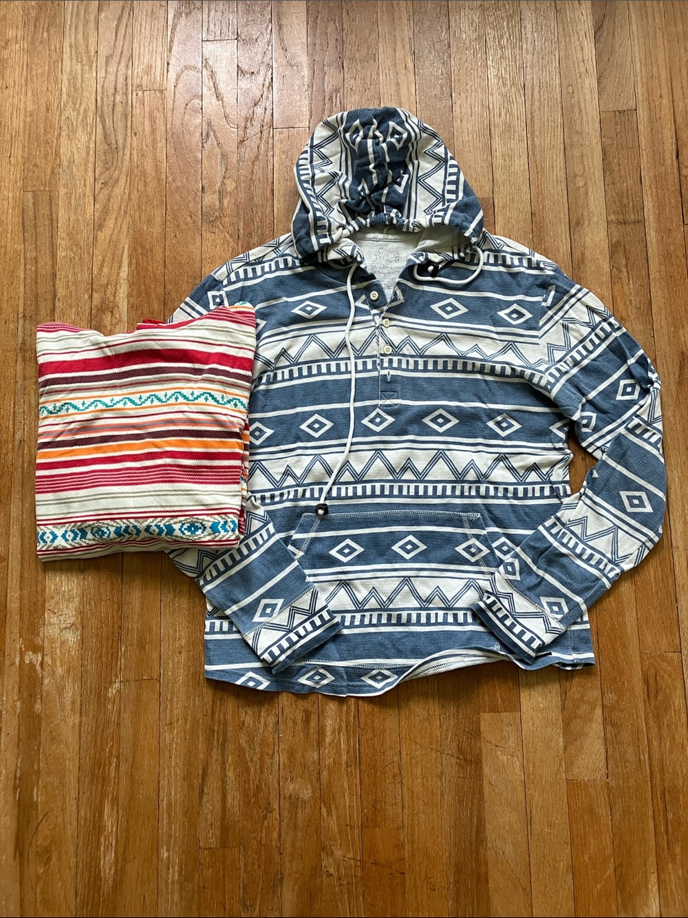On The Byad Men’s Pullover Lot